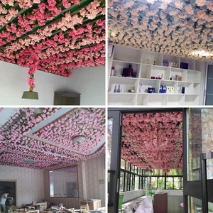 Guirnalda de flores de cerezo rosa artificiales para decorar techos e interiores