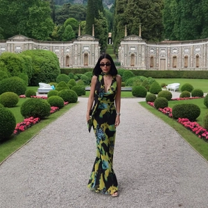 Robe Maxi À Imprimé Abstrait Dos Nu Avec Écharpe Assortie Col En V Sans Manches Dos Nu Style Vacances D'été Pour Femmes