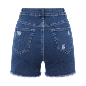 Detail von High Waist Jeansshorts in Dunkelblau mit destroyed Taschen und Fransen am Saum