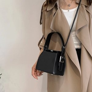 Fashionable black PU leather square box bag with silver hardware for women