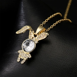 Collana con ciondolo a coniglio placcata in oro 18 carati con zirconi brillanti da donna