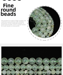 Détail macro de perles rondes en préhnite vert clair polies pour bijoux DIY