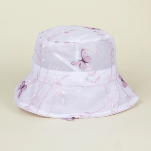 Bob blanc en maille respirante avec broderie papillon rose délicate pour l'été ensoleillé