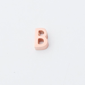 Gepolijste roségouden roestvrijstalen letter B kraal met 1.8mm gat voor sieraden maken