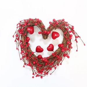 Valentine's Day Heart Wreath Handmade Red Berries Foam Hearts Natural Vine Wire Frame Hanging Decor Romantic Wedding Party