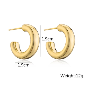 Polished 14K gold plated C-shape hoop earrings measuring 1.9cm and weighing 12g