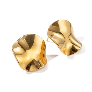 Modern 18k gold-plated stainless steel hoop earrings with irregular wave ripple design