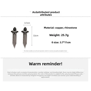 Spécifications détaillées des boucles d'oreilles à pompons noirs avec dimensions du zircon
