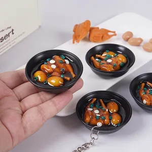 Miniatur Realistische Lebensmittel Simulation Hühnersuppe Schüssel Schlüsselanhänger PVC Harz Neuheit Taschenanhänger Geschenk