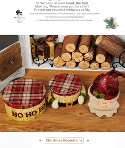 Set de trois boîtes cadeaux de Noël avec motifs Père Noël, lutin et carreaux HO HO HO