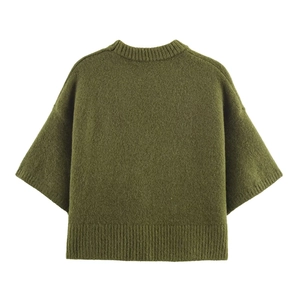 Women's dark green loose knit sweater with round neck and ribbed details in casual style