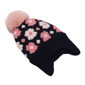 Texture détaillée du bonnet en tricot jacquard à fleurs pour filles avec pompon rose