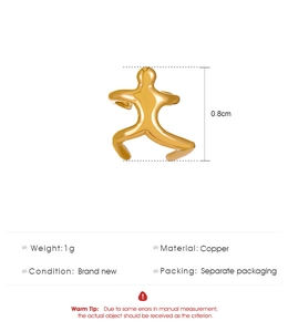 Detail view of 0.8cm golden copper climbing man ear cuff with size and weight specs