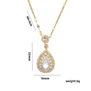 Detail view of water-drop emerald pendant with dimensions and weight measurements