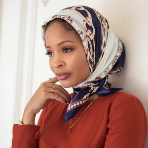 Women Satin Square Scarf Elegant Satin Feeling Hair Neck Scarf With Leopard Chain Pattern Fashion Head Wrap