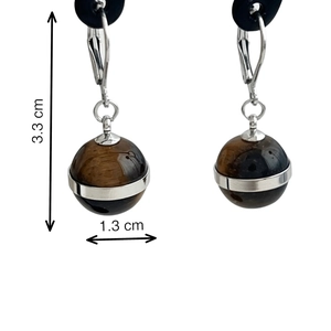 Detailed view of spherical tiger eye stone earrings with size dimensions 3.3cm and 1.3cm