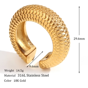 18K gold plated stainless steel C-shaped ear cuff with fish scale texture for women