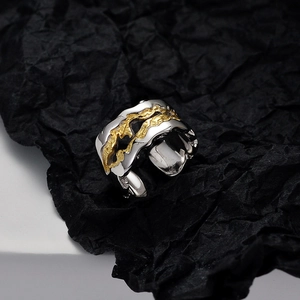 Künstlerischer S925 Sterlingsilber Ring mit Gold-Silber-Lava-Textur Design