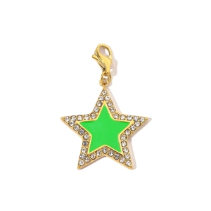 Ciondolo a stella dorato con smalto verde neon e strass bianchi su chiusura a moschettone