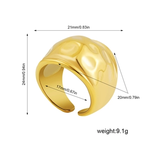 Detailed dimension guide for the 18K gold hammer texture wide open ring with weight specs