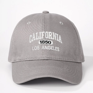 Grey baseball cap with California embroidery and adjustable strap in a classic retro style