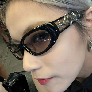 Y2K oversized black frame sunglasses with silver star metal temple decor for women