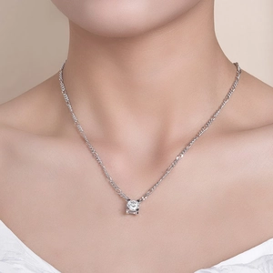 Elegant 925 sterling silver cuban chain with a sparkling 2ct moissanite pendant for couples