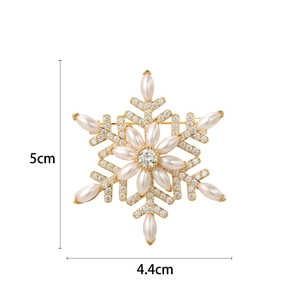 Rotating snowflake zircon brooch with pearls for women, 5cm height by 4.4cm width design