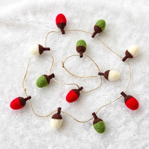 Christmas Wool Felt Acorn Garland String Red Green White Handcrafted Rustic Holiday Hanging Decoration For Tree Fireplace Home Decor