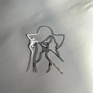 Topper per torta in acrilico con viso di donna minimalista, decorazione specchio argento.