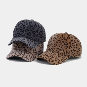 Détails des casquettes de baseball léopard en fausse fourrure pelucheuse en trois coloris