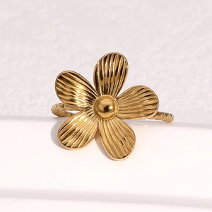 French style 18k gold plated stainless steel flower ring with textured twisted band