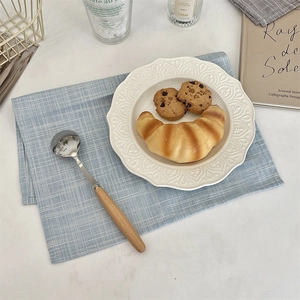 Tovaglietta in lino a quadretti blu minimalista per la decorazione della tavola set