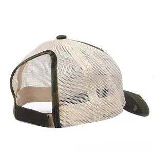 Detail der Camouflage-Pferdeschwanz-Cap mit atmungsaktivem Mesh und hinterer Öffnung