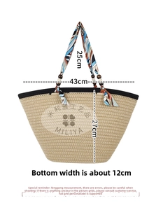 Detailed dimensions of handmade woven tote bag with dimensions 43cm width and 27cm height
