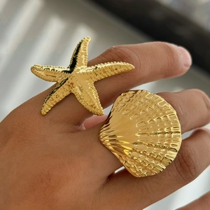 Adjustable golden stainless steel ring set with starfish and scallop shell ocean design