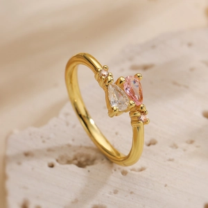 Chic gold-plated open ring with pear-shaped pink and white zircon gemstones