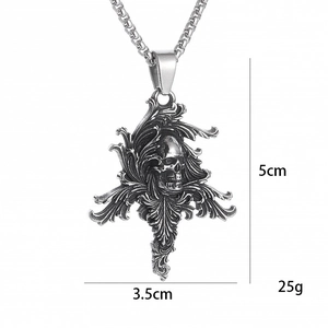 Collana con ciondolo teschio gotico in acciaio argento vintage con dettagli filigrana