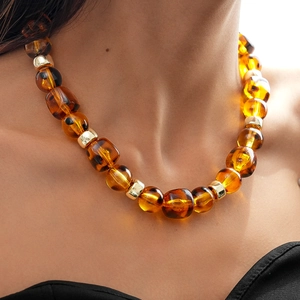 Vintage amber acrylic heart beaded necklace with gold spacers for women's autumn style