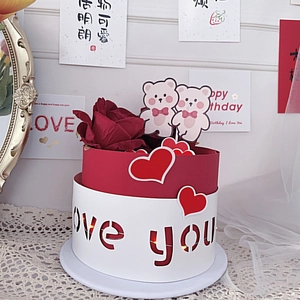 Ensemble de décoration de gâteau de Saint-Valentin avec rose rouge, ours mignons et boîte cadeau.