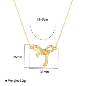 Detailed size chart for 18k gold-plated bow necklace with white zircon pavé measurements