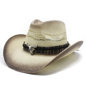 Chapeau de cowboy en paille tressé avec ornement tête de taureau vintage et dégradé