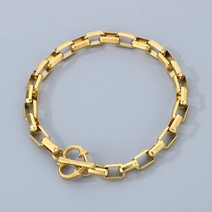 Detailed view of 18K gold plated geometric square link chain with a stylish T-bar clasp