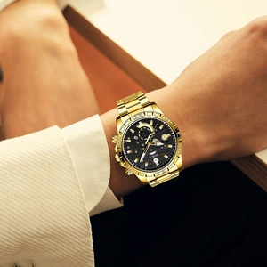 SOKI men's gold stainless steel business watch with black dial on male wrist