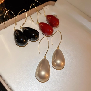 Boucles d'oreilles goutte d'eau vintage en noir, rouge et champagne pour femme