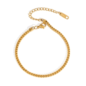 Detail of golden stainless steel curb chain with lobster clasp and S.Steel logo tag
