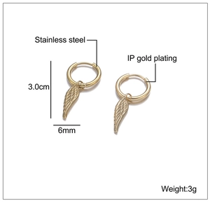 Technical view of 18K gold-plated stainless steel wing earrings with size and weight specs