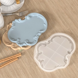 Silikonform für Barock-Tabletts mit Relief und fertigen Harz-Mustern in Blau