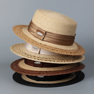 Women Boater Hat Raffia Straw Wide Brim Hollow Knit Pleated Ribbon Metal Decor Summer Sunscreen Elegant Travel