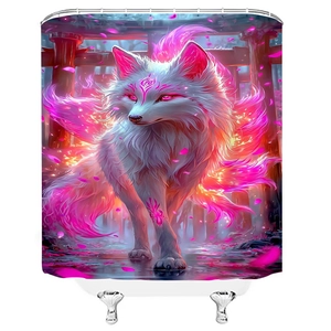 Detail eines wasserdichten Duschvorhangs mit mystischem Fuchs und lila Leuchtmustern